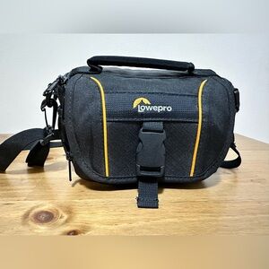 Lowepro Camera bag SH 110 Adventura
